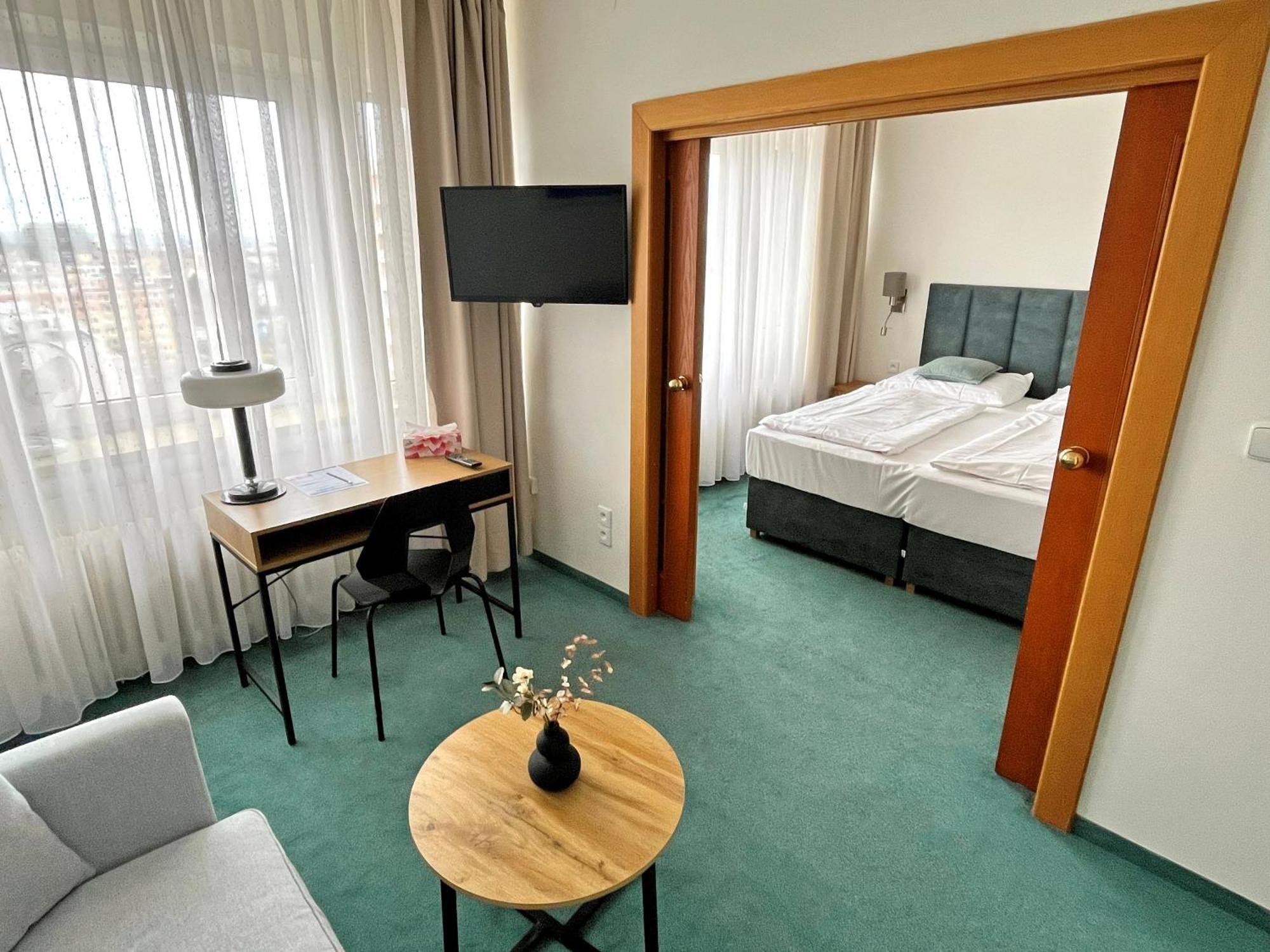 Family Suite,1646908053:JPEG